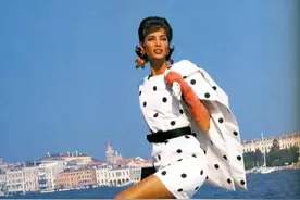 波点强势回归，别再说你穿得像“奶牛”，这些方法你还没尝试过图片