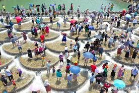 玩水胜地鱼鳞坝，命运不同，有的昙花一现，有的红遍网络图片