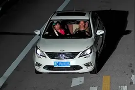 江西一小伙无证驾驶，学开车，他是游戏和碰碰车“教的”图片