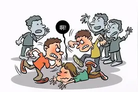 电梯里，男子一句“嗨，美女”引发血案！五人获刑图片