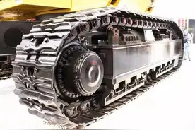 挖掘机配件履带怎样保养才能用的更久图片