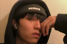 网易云热评：喜欢的女生过生日了图片