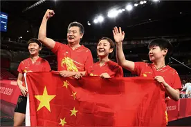 伊藤美诚真服了！笑着和孙颖莎握手，邓亚萍：让外国选手来打乒超图片