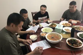 四川省南充市蓬安县人武部：节约粮食从我做起图片