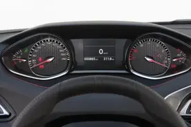 全液晶改回机械仪表你见过么？标致308骚操作图片