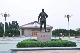 他的功劳究竟有多大？牺牲后，主席特批60万元和50亩地给其家人图片