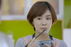 小伙爱上前任的姐姐，为了用激将法让女友摊牌，故意和前任秀恩爱视频封面