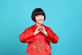 唱《常回家看看》的陈红发视频，意外曝光豪宅，离婚6年过得怎样图片