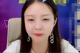 23岁网红女生存款余额走红网络：有些贫穷，其实早已注定图片
