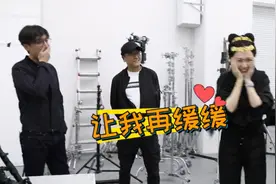 胡歌探班唐嫣花絮曝光，糖糖秒变迷妹飚上海话聊天，满满兄妹感图片