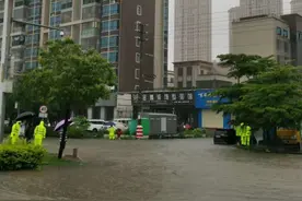 暴雨红色预警！珠海这个片区13条公交停运！多处严重水浸图片