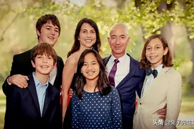 世界首富20岁儿子厉害了，抛掉富二代标签生活，低调有才帅过老爸图片