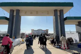 比逛商场还过瘾！秦皇岛鼎鼎大名的“关内第一集”你去过吗图片