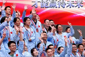 钟华论：青春无悔，强国有我图片