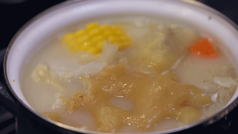 奶白色鱼翅花胶汤 2026年花胶鱼翅汤的做法