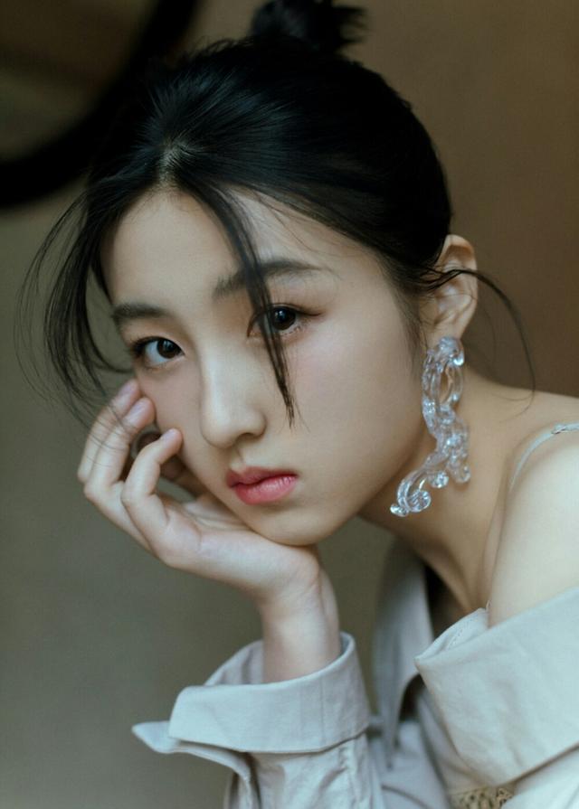 眼睛不大但很美的女明星,我只服这3位!笑起来太迷人了