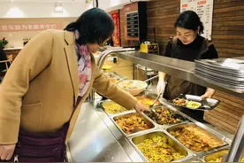 娱乐开放 堂食回归 哈尔滨市社区老年人照护中心恢复服务啦图片