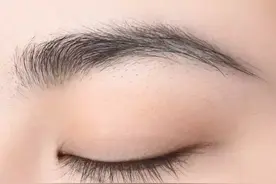 手把手教你夹睫毛&刷睫毛，让你轻松变身“睫毛精”！图片