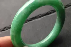 涨知识了，翡翠手镯的款式有哪些呢？一看全知道！图片