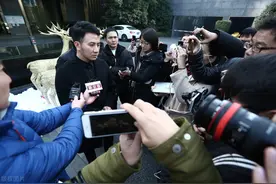 林生斌16楼老奶奶：17楼4点多有很多脚步声，事后被威胁赶她走图片