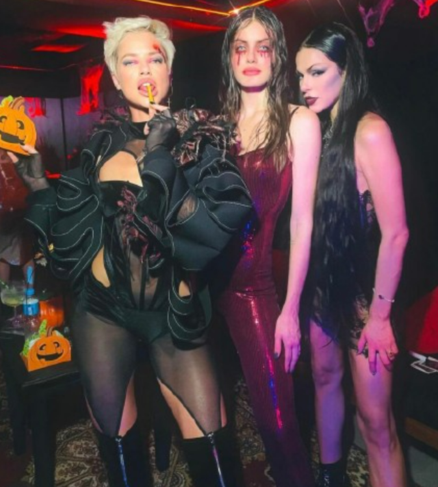 主角化装成鬼国外电影