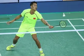 林丹右手镜像动图系列之推球图片