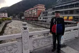 那年，我们这群小兵到亚东当兵，只觉得，亚东县城太小了图片