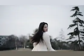 不论经历了什么，愿你我守得住本心，耐得住冷暖，尝尽世间百般苦后，能释怀所有，相信一切都会过去的图片