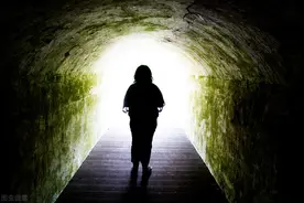 什么操作？女子因儿子需要钱结婚，竟伙同家人绑架表嫂！索要40万赎金，潜逃13年后主动投案图片