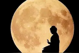 我在地球之上，太阳的背面是月亮图片