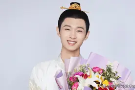马不停蹄，新剧刚杀青就回剧场演出，德云社秦霄贤为啥这么着急？图片