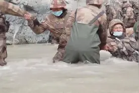 惊险！中印边境冲突现场最新画面曝光，边防官兵在河谷激流中被冲散图片