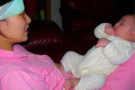 再疼女儿也别去照顾月子，容易让矛盾升级，过来人：太受罪了图片