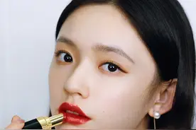 林允 炫光唇色亮眼写真图片