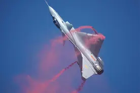 中国歼-10C将出口到伊朗？美军要头疼了！若干因素仍在阻碍成交图片