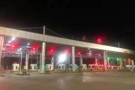 追光｜重庆救援队救灾返程被收近500元通行费 重庆高速：按先收后退进行减免图片