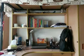 大学宿舍拒绝AA制买空调，“土豪”室友独立安装，宿舍秒变汗蒸房图片