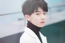 马嘉祺壁纸暴露状态，高考失利让人疼，疑问：马嘉祺长了几个脑袋图片