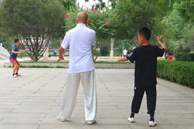 去看了清晨的大明湖，才算读懂济南，看看有多少武林高手？图片
