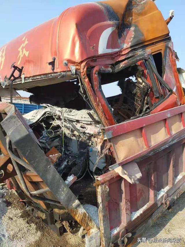 山东一司机发生车祸起火一死一伤，判担全责被刑拘，警车紧随其后掉头离开数分钟折回，他曾起诉交警违规追车