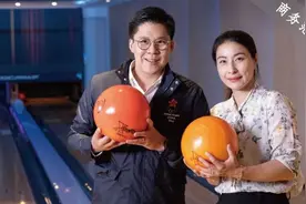 郭晶晶晒一家六口合照，穿旧衣画风随性，豪门清流如何养成？图片