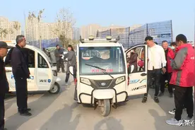 关注“三小车辆”整治｜巨野县融媒体中心记者探访“三小车辆”临时交易市场图片