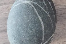 睹物有情——我收藏的两块奇石图片