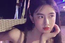 小说：女神深夜发消息伸手要钱：只要四千块，我愿意当你女朋友图片