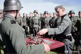 老照片：彩色二战，图1是德国军队，图15是士兵与家人团聚的场景图片