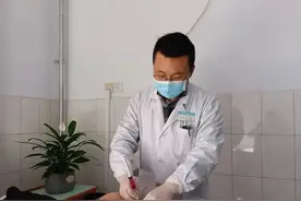 【岐黄之术】淄博市中西医结合医院针灸科孟振：针罐法治疗腰背疼痛图片