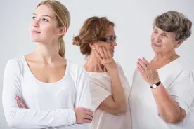 女儿衣着暴露，父母要怎么教育？这两项措施值得一试图片