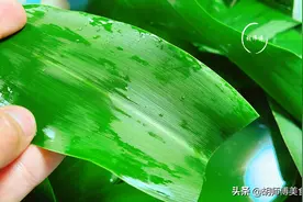 煮粽叶时，最忌只放“水”！多加2样，粽叶柔软又坚韧，不会炸裂图片