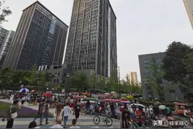 成都最美市井烟火在天府三街图片