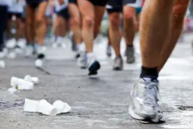 正确健步走活到九十九，北京体育大学教授教你正确的健步走姿势图片